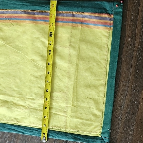 NWOT Beautiful hand embroidered table runner - Picture 6 of 6